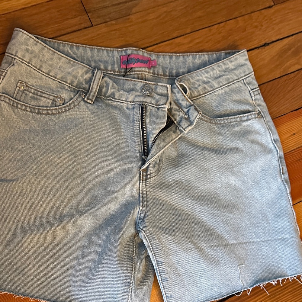 Edikted Light Gray Jean Shorts